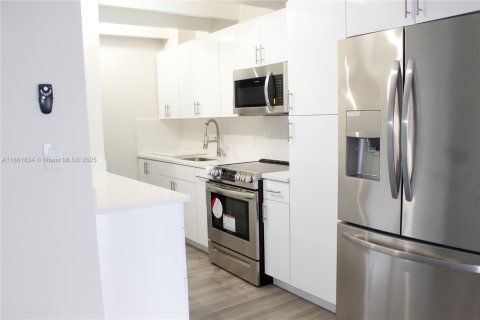 Condominio en venta en South Palm Beach, Florida, 1 dormitorio, 50.17 m2 № 1890268 - foto 7