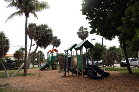 Condominio en venta en South Palm Beach, Florida, 1 dormitorio, 50.17 m2 № 1890268 - foto 30