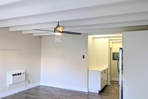 Condominio en venta en South Palm Beach, Florida, 1 dormitorio, 50.17 m2 № 1890268 - foto 8