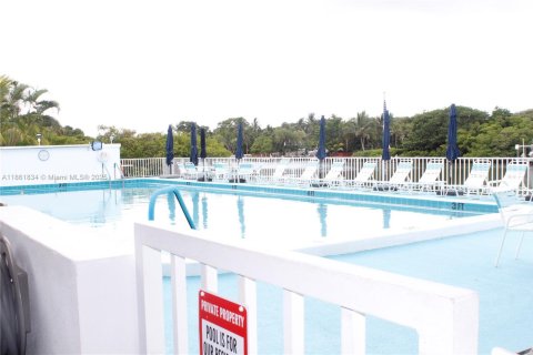 Condominio en venta en South Palm Beach, Florida, 1 dormitorio, 50.17 m2 № 1890268 - foto 15
