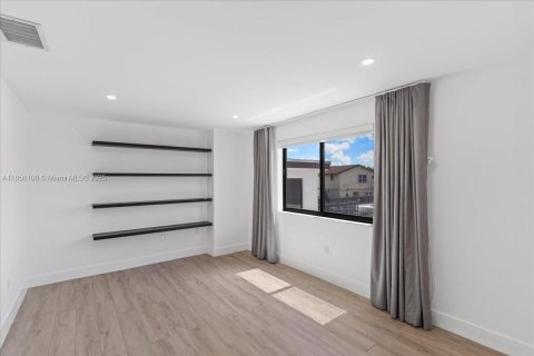 Casa en venta en Miami, Florida, 4 dormitorios, 151.8 m2 № 1892067 - foto 10
