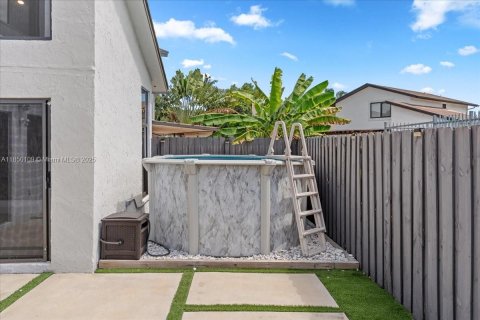 Casa en venta en Miami, Florida, 4 dormitorios, 151.8 m2 № 1892067 - foto 20