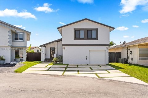 Casa en venta en Miami, Florida, 4 dormitorios, 151.8 m2 № 1892067 - foto 4