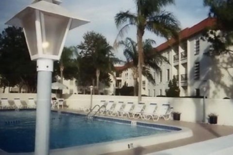 Condo à Dunedin, Floride, 2 chambres  № 2322681