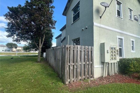 Touwnhouse à louer à Homestead, Floride: 3 chambres, 106.93 m2 № 1995958 - photo 4