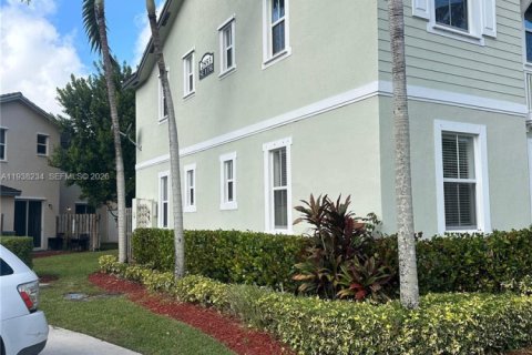 Touwnhouse à louer à Homestead, Floride: 3 chambres, 106.93 m2 № 1995958 - photo 5