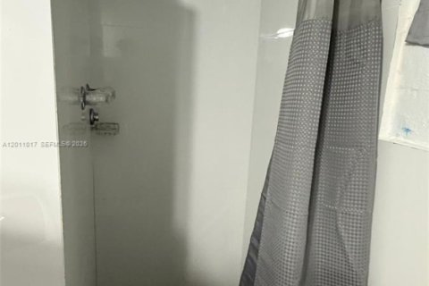 Casa en alquiler en Dania Beach, Florida, 1 dormitorio, 41.81 m2 № 2171076 - foto 8