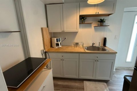 Casa en alquiler en Dania Beach, Florida, 1 dormitorio, 41.81 m2 № 2171076 - foto 6