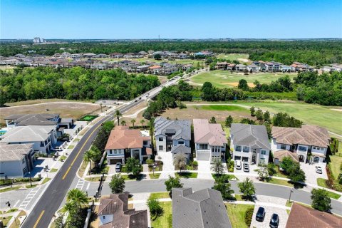 Casa en venta en Kissimmee, Florida, 7 dormitorios, 622.91 m2 № 1680287 - foto 2