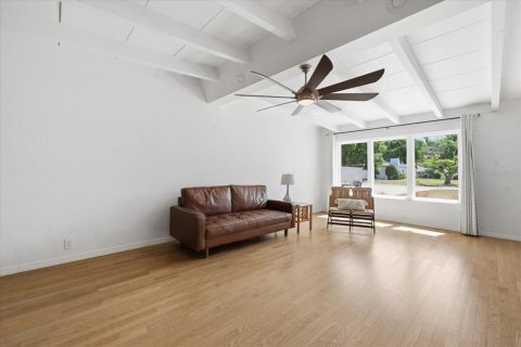 House in Tampa, Florida 3 bedrooms, 234.21 sq.m. № 2097055 - photo 12
