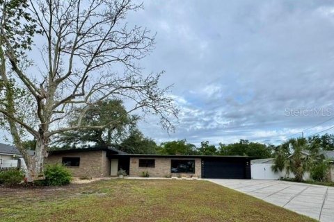 House in Tampa, Florida 3 bedrooms, 234.21 sq.m. № 2097055 - photo 25