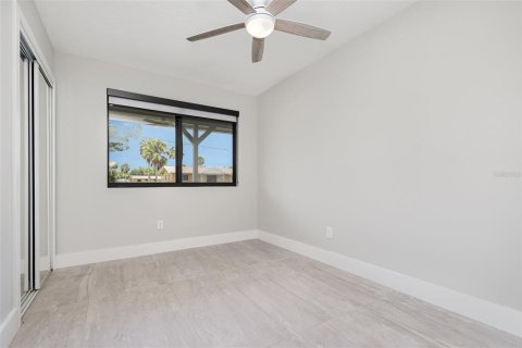 House in Daytona Beach, Florida 3 bedrooms, 102.38 sq.m. № 1847997 - photo 10