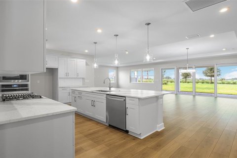 House in Tavares, Florida 3 bedrooms, 231.33 sq.m. № 2096572 - photo 13