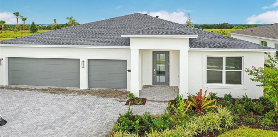 House in Tavares, Florida 3 bedrooms, 231.33 sq.m. № 2096572