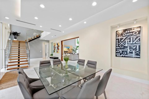 Купить виллу или дом в Саутвест-Ранчес, Флорида 9 спален, 562.71м2, № 1958622 - фото 14