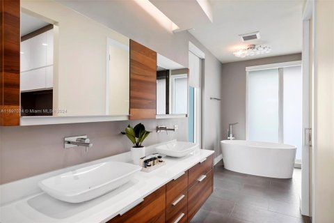 Купить виллу или дом в Саутвест-Ранчес, Флорида 9 спален, 562.71м2, № 1958622 - фото 22