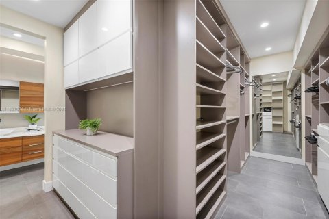 Купить виллу или дом в Саутвест-Ранчес, Флорида 9 спален, 562.71м2, № 1958622 - фото 24