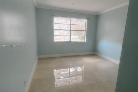 Condo in Oakland Park, Florida, 2 bedrooms  № 2030645 - photo 8