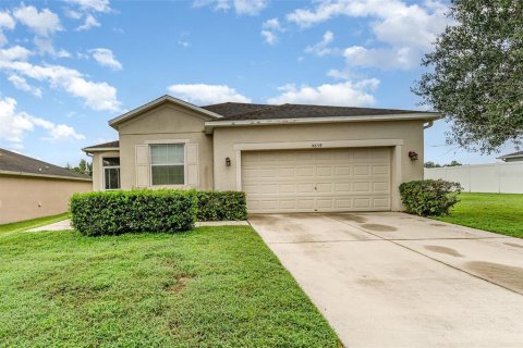House in Mulberry, Florida 3 bedrooms, 163.97 sq.m. № 1901999 - photo 1