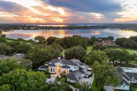 House in Windermere, Florida 4 bedrooms, 659.61 sq.m. № 2396328 - photo 3