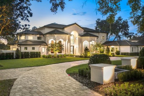 House in Windermere, Florida 4 bedrooms, 659.61 sq.m. № 2396328 - photo 2