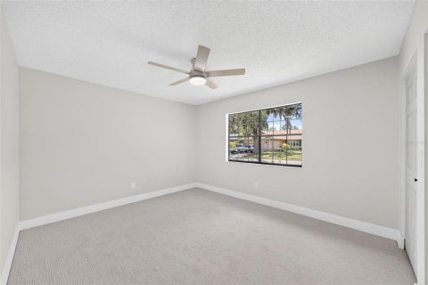 House in Ocala, Florida 3 bedrooms, 158.68 sq.m. № 2150081 - photo 14