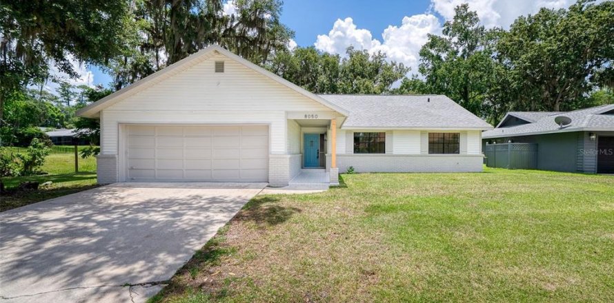 House in Ocala, Florida 3 bedrooms, 158.68 sq.m. № 2150081