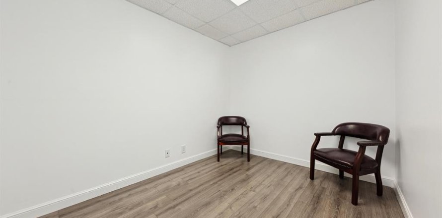 Commercial property in Boynton Beach, Florida № 619592