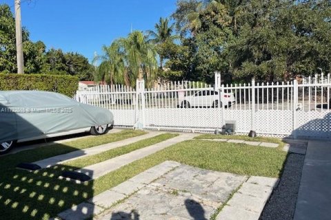 Immobilier commercial à vendre à Miami, Floride № 1985213 - photo 2