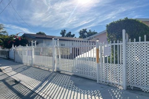 Immobilier commercial à vendre à Miami, Floride № 1985213 - photo 23