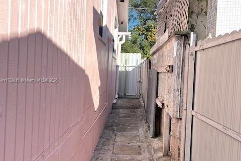 Immobilier commercial à vendre à Miami, Floride № 1985213 - photo 9