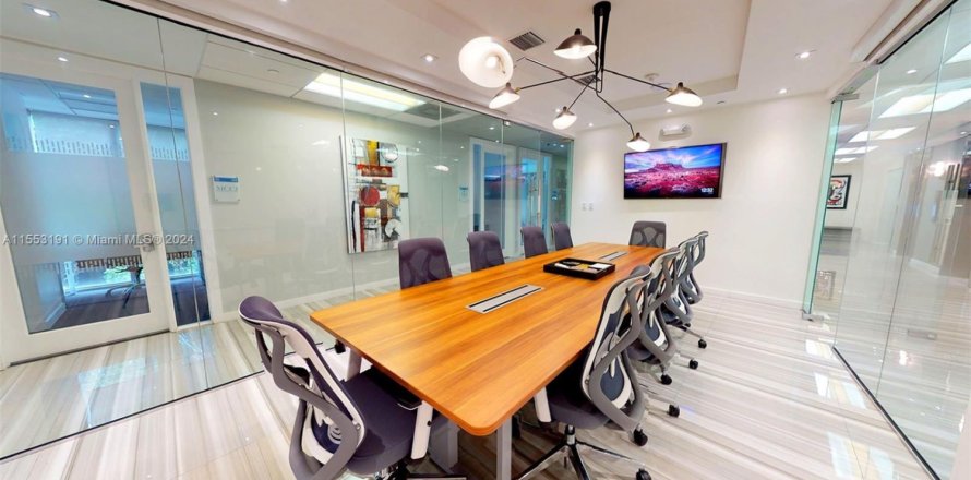 Bureau à Miami, Floride № 1073705