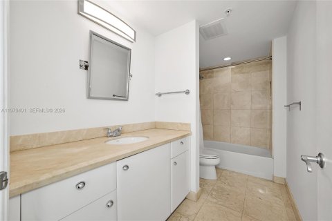 Condo in Aventura, Florida, 2 bedrooms  № 2046054 - photo 10