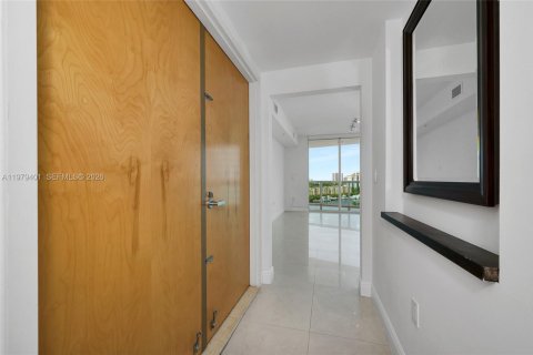 Condo in Aventura, Florida, 2 bedrooms  № 2046054 - photo 20