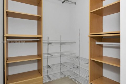 Condo in Aventura, Florida, 2 bedrooms  № 2046054 - photo 16