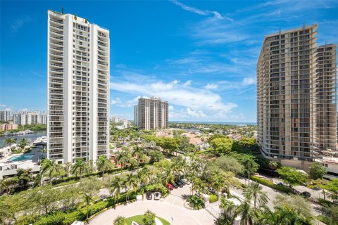 Condo in Aventura, Florida, 2 bedrooms  № 2046054