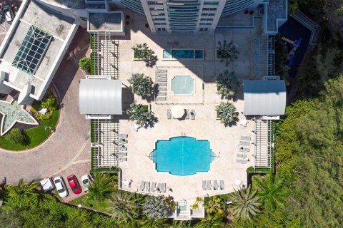 Condo in Aventura, Florida, 2 bedrooms  № 2046054 - photo 25