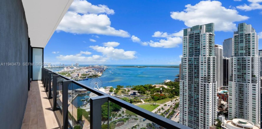 Condominio en Miami, Florida, 3 dormitorios  № 2000319