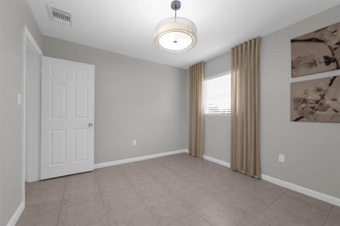 House in Orlando, Florida 3 bedrooms, 96.43 sq.m. № 1810420 - photo 14