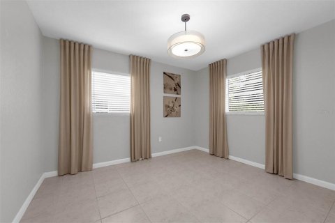 House in Orlando, Florida 3 bedrooms, 96.43 sq.m. № 1810420 - photo 12