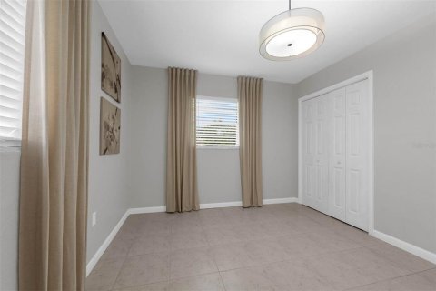 House in Orlando, Florida 3 bedrooms, 96.43 sq.m. № 1810420 - photo 13