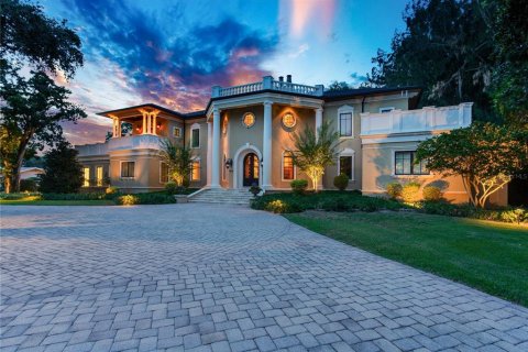 Casa en Tampa, Florida 6 dormitorios, 733.37 m2 № 2101404
