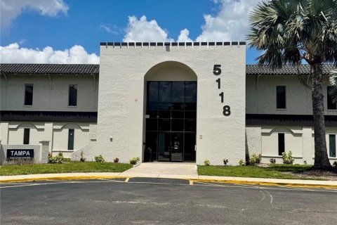 Immobilier commercial à Tampa, Floride 4303.23 m2 № 2095162