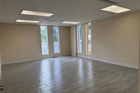 Immobilier commercial à louer à Tampa, Floride: 4303.23 m2 № 2095162 - photo 9