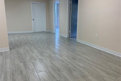 Immobilier commercial à louer à Tampa, Floride: 4303.23 m2 № 2095162 - photo 5