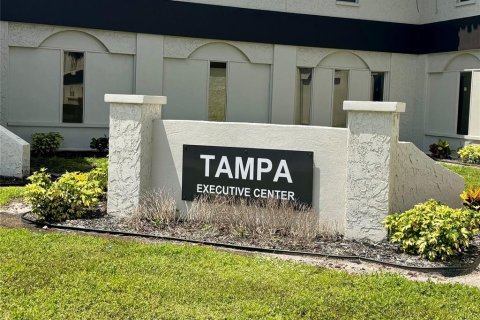 Immobilier commercial à louer à Tampa, Floride: 4303.23 m2 № 2095162 - photo 2