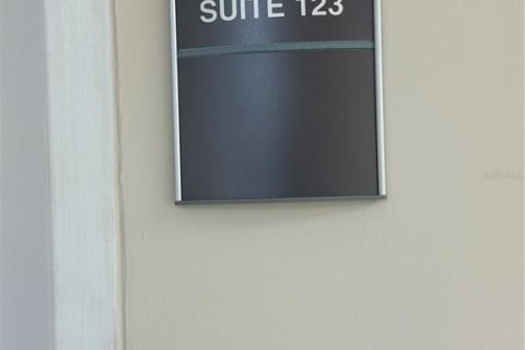 Immobilier commercial à louer à Tampa, Floride: 4303.23 m2 № 2095162 - photo 4