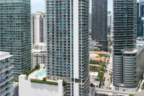 Condo in Miami, Florida, 2 bedrooms № 1991387 - photo 3