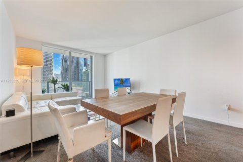 Condo in Miami, Florida, 2 bedrooms № 1991387 - photo 13