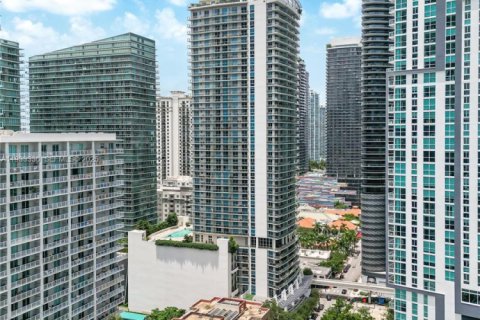 Condo in Miami, Florida, 2 bedrooms № 1991387 - photo 4